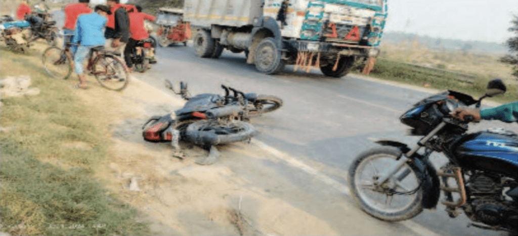 biker accident chakia madhuban link road - Chakia